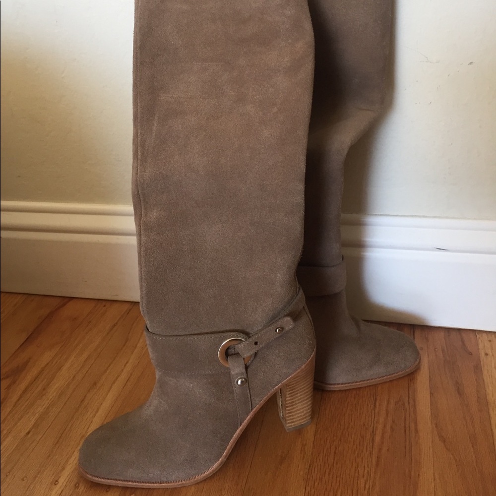 Donald J.Pliner Owen suede boots  LIKE NEW